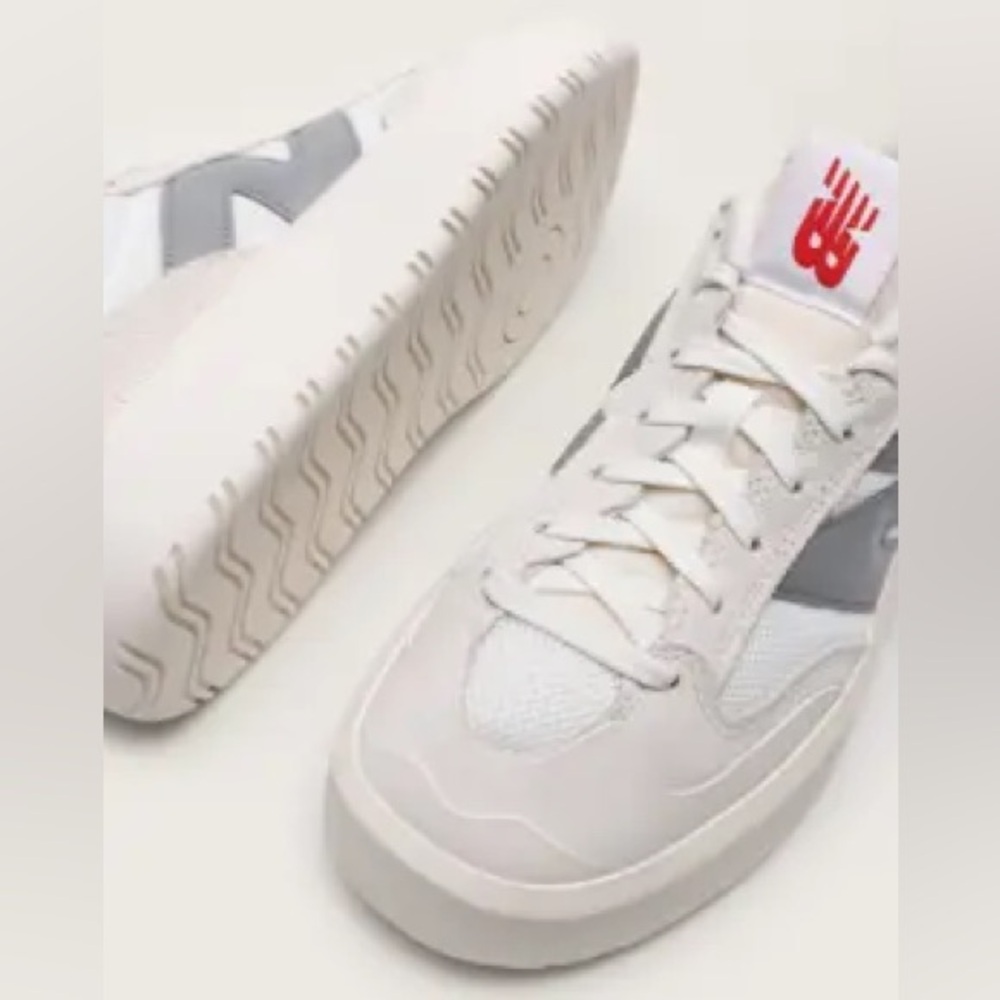 New Balance | Women’s Cream/Grey CT 302 Lace Up Sneakers Women’s size 7.5 Mens 6 - Picture 2 of 16